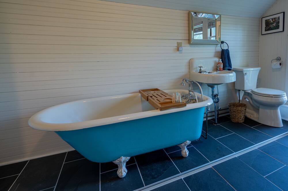 Photo of Bathroom in Hillcrest