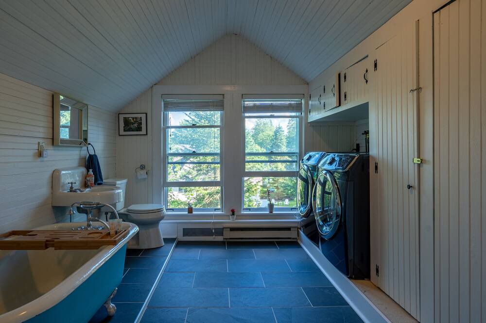 Photo of Bathroom in Hillcrest