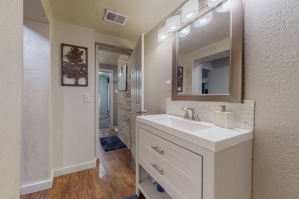 Photo of Bathroom in North Valley