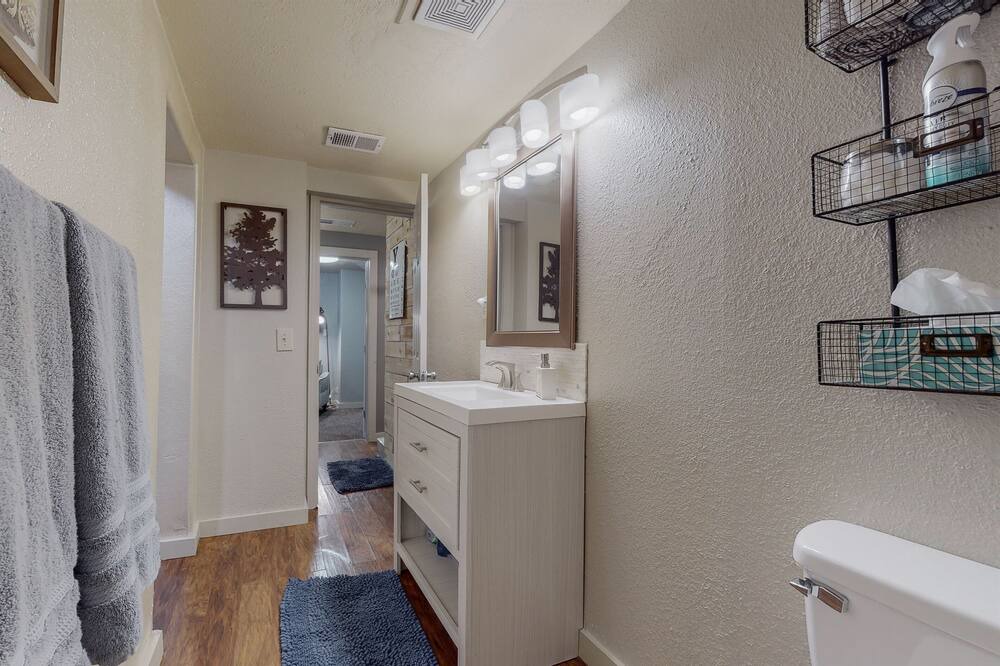 Photo of Bathroom in North Valley