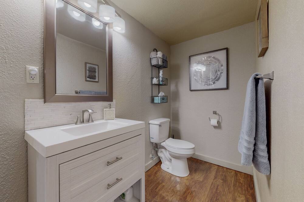 Photo of Bathroom in North Valley