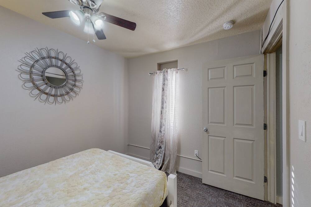 Photo of Bedroom in North Valley