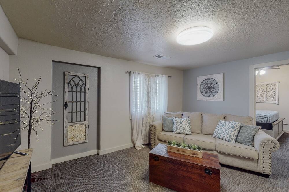 Photo of Livingroom in North Valley