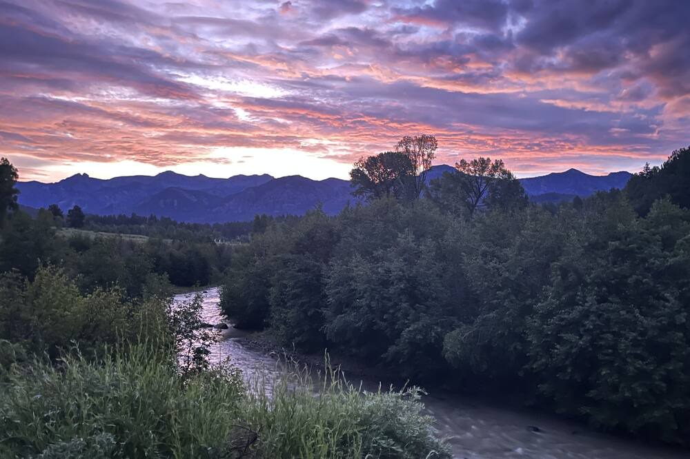 Photo of Outdoor in Chromo