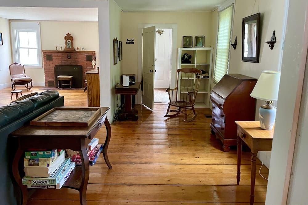 Photo of Livingroom in Bakersfield