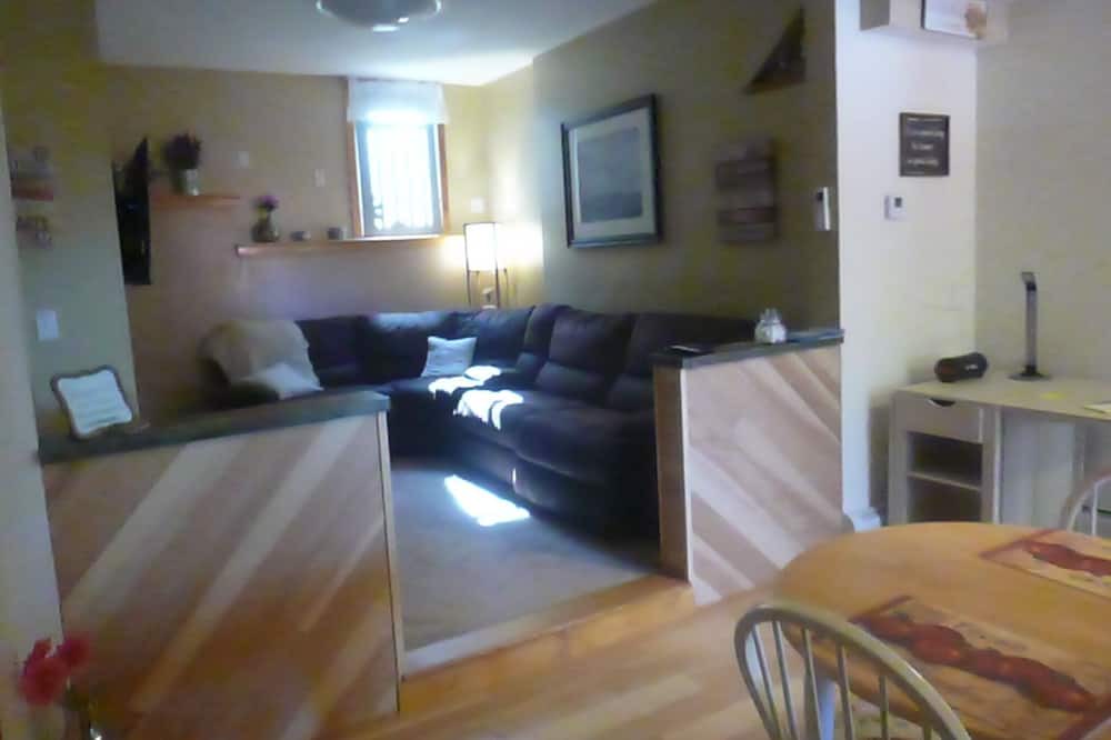 Photo of Livingroom in Tiverton