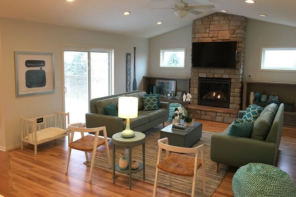 Photo of Livingroom in Fennville