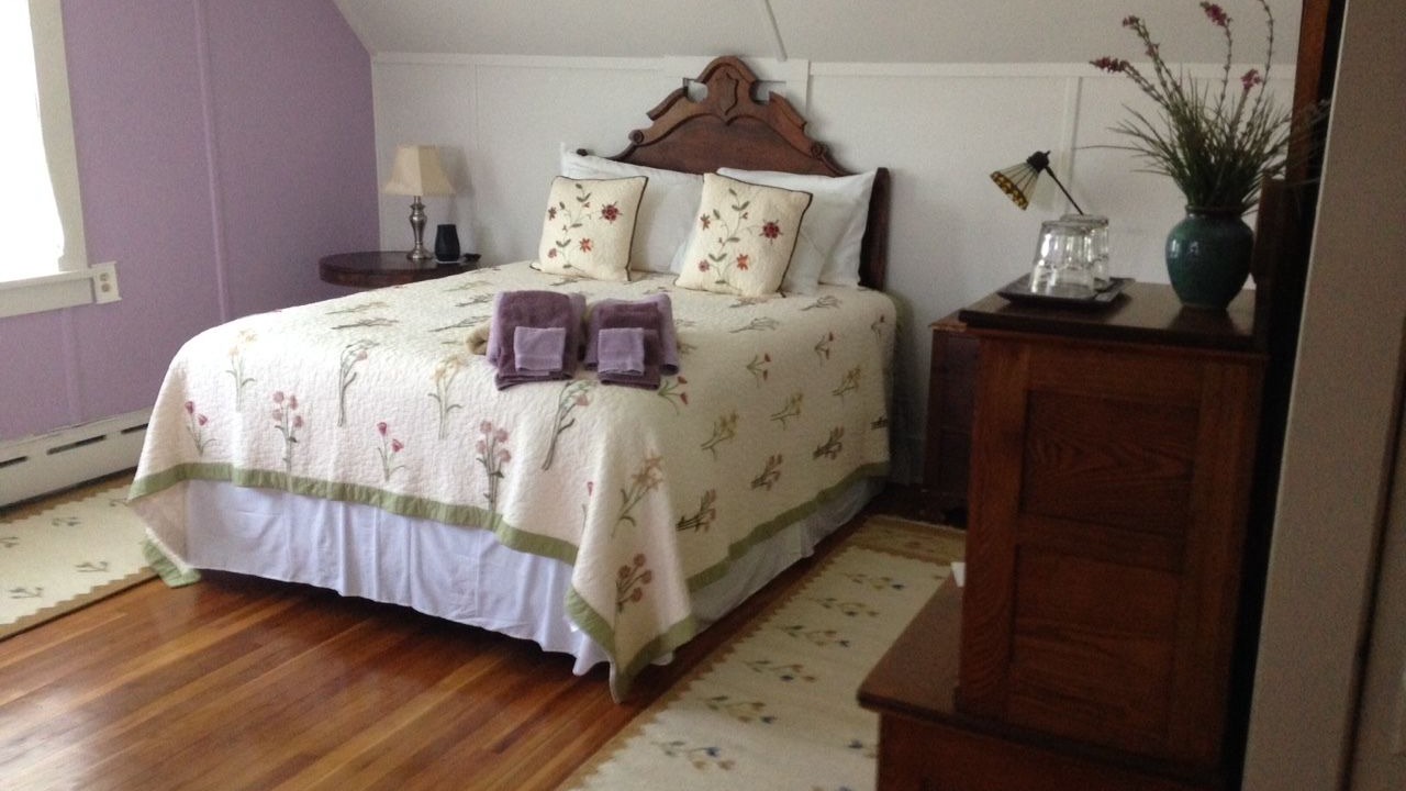 Photo of Bedroom in Lee
