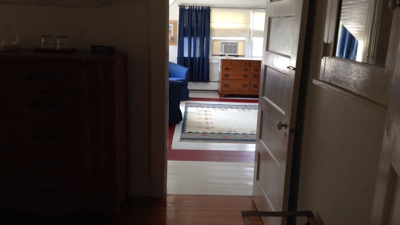 Photo of Bedroom in Lee
