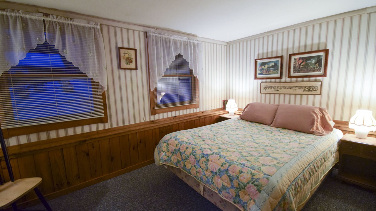 Photo of Bedroom in Waterbury Center