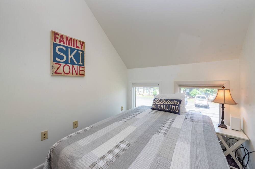 Photo of Bedroom in McHenry