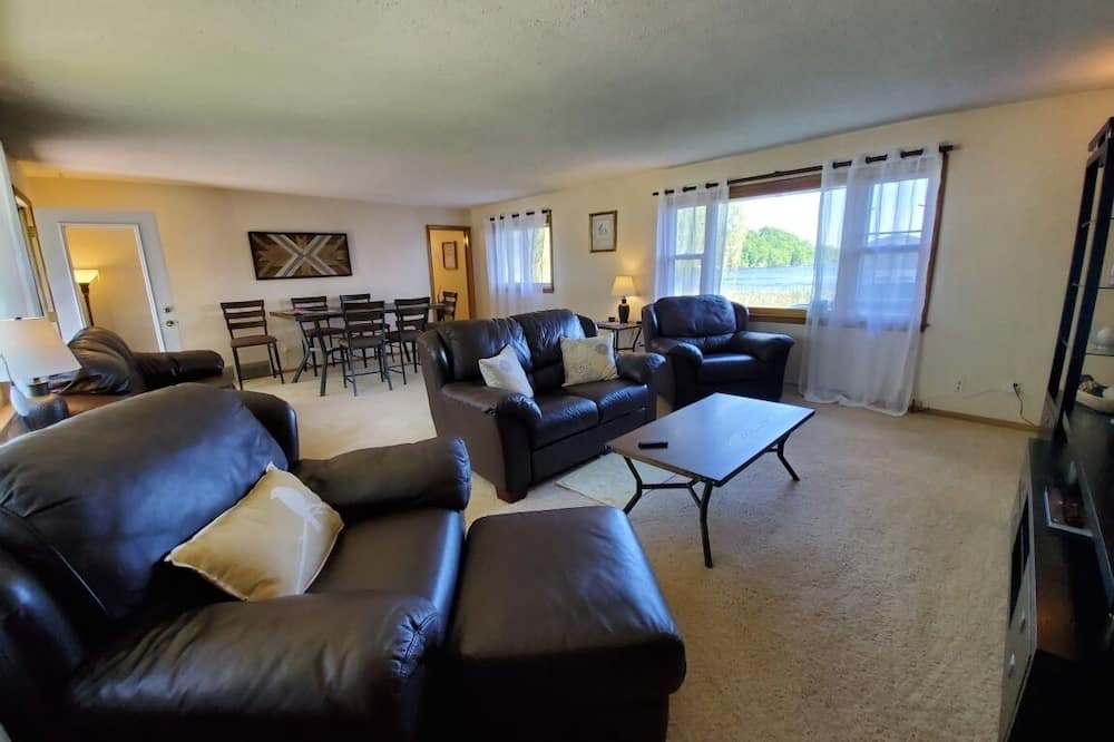Photo of Livingroom in Lindstrom