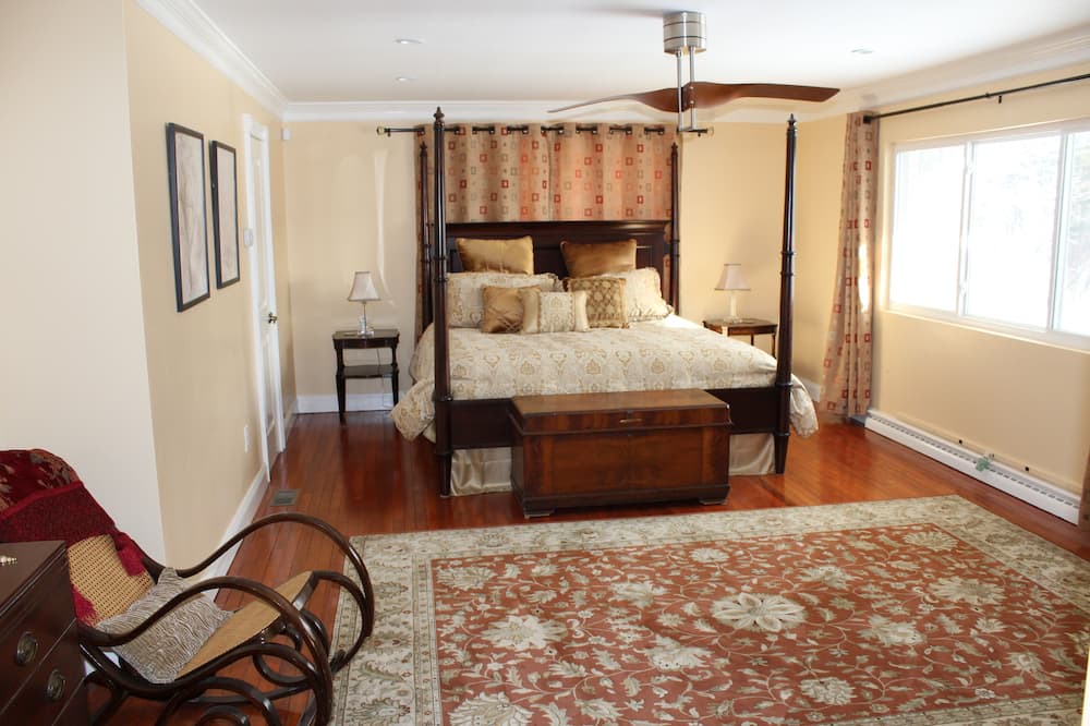 Photo of Bedroom in Lenox