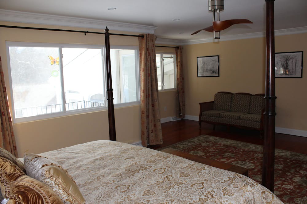 Photo of Bedroom in Lenox