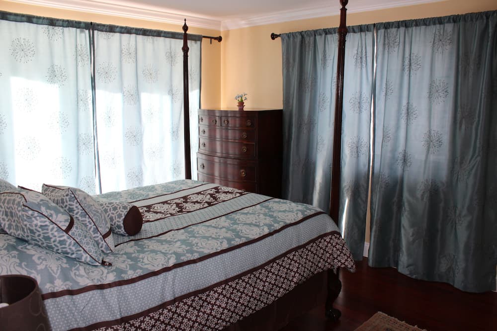 Photo of Bedroom in Lenox