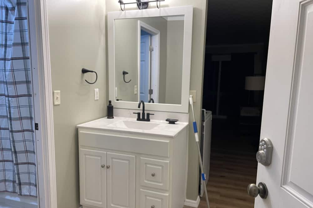 Photo of Bathroom in Summerlee