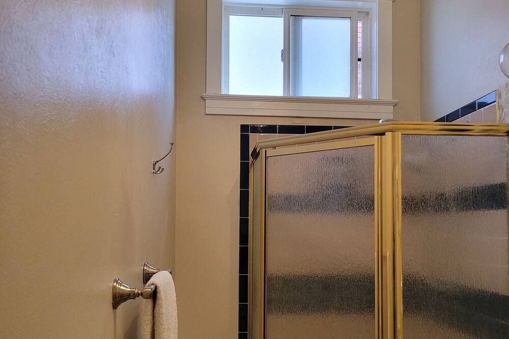 Photo of Bathroom in Raynolds Addition