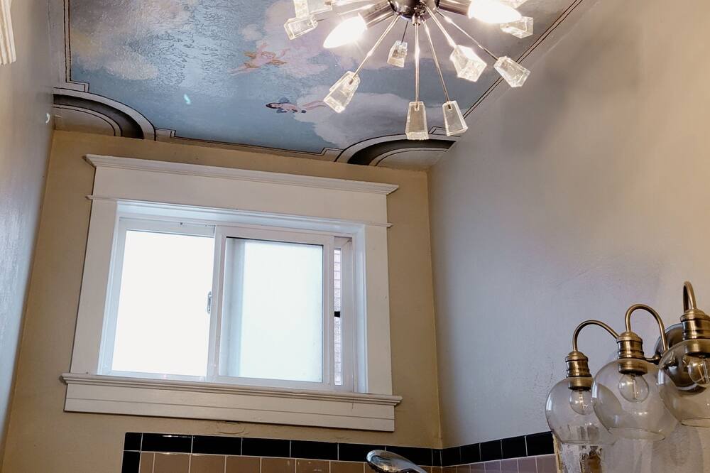 Photo of Bathroom in Raynolds Addition