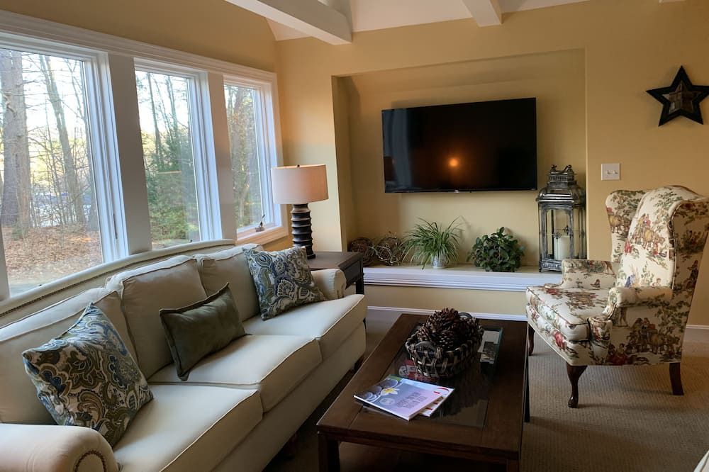 Photo of Livingroom in Bennington