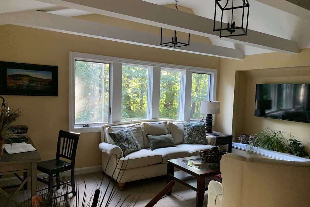Photo of Livingroom in Bennington