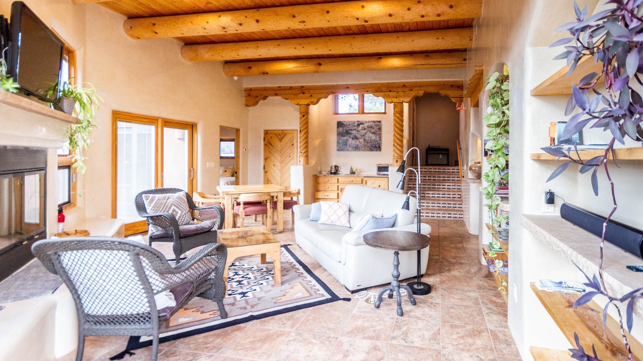 Photo of Livingroom in North Hills