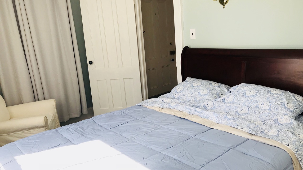 Photo of Bedroom in Litchfield Historic District