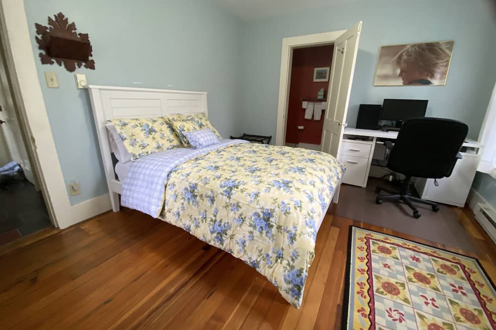 Photo of Bedroom in Greenfield
