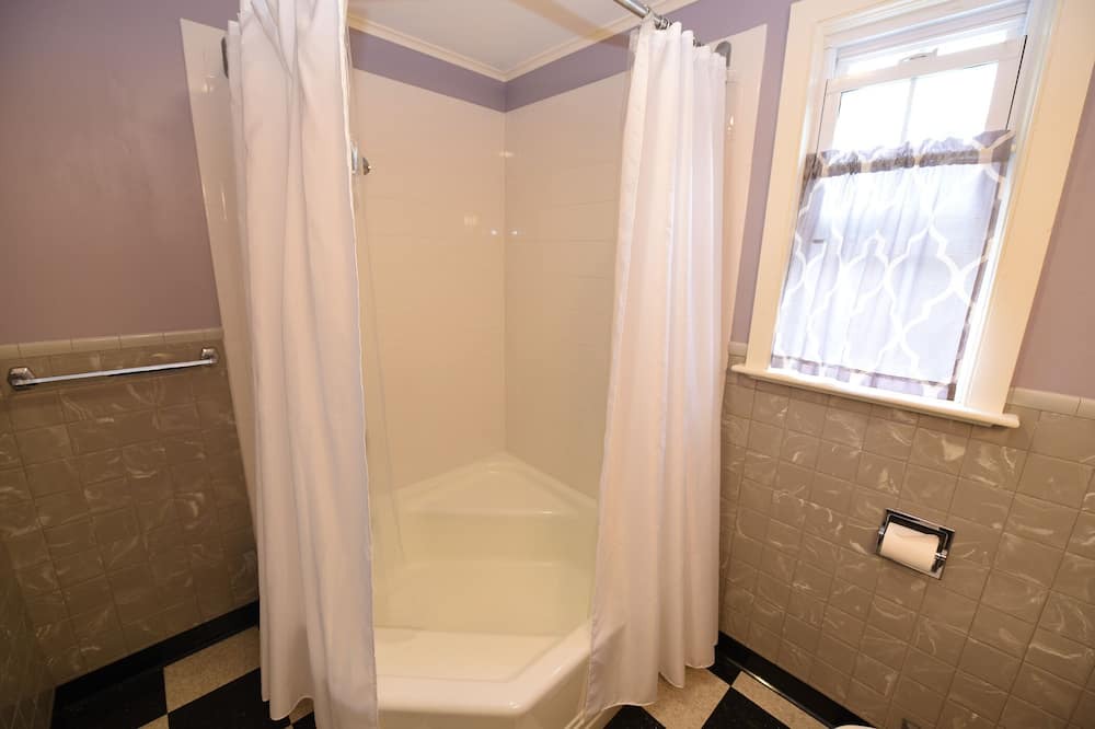 Photo of Bathroom in Greenfield