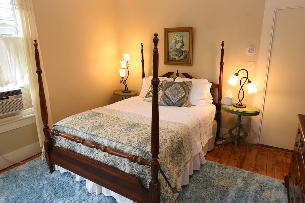 Photo of Bedroom in Greenfield