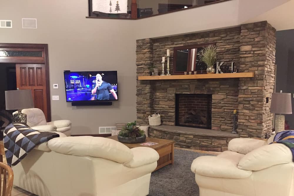 Photo of Livingroom in Ottertail