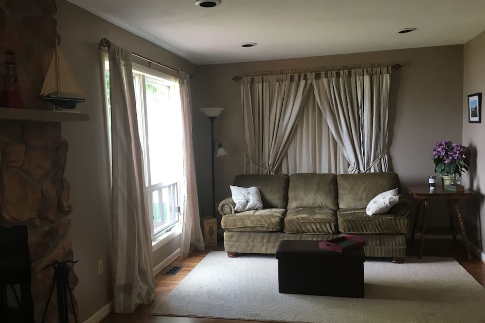 Photo of Livingroom in Bridgeport
