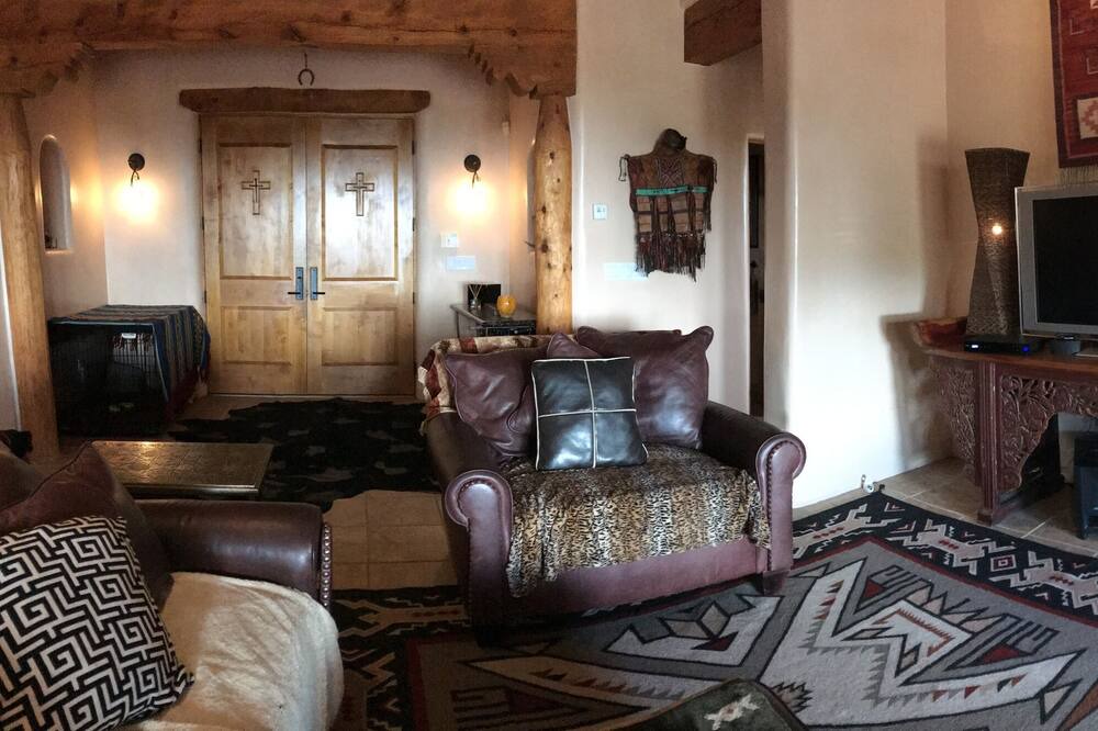 Photo of Livingroom in Canoncito