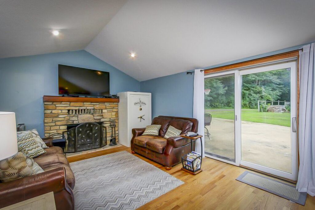 Photo of Livingroom in Rochester