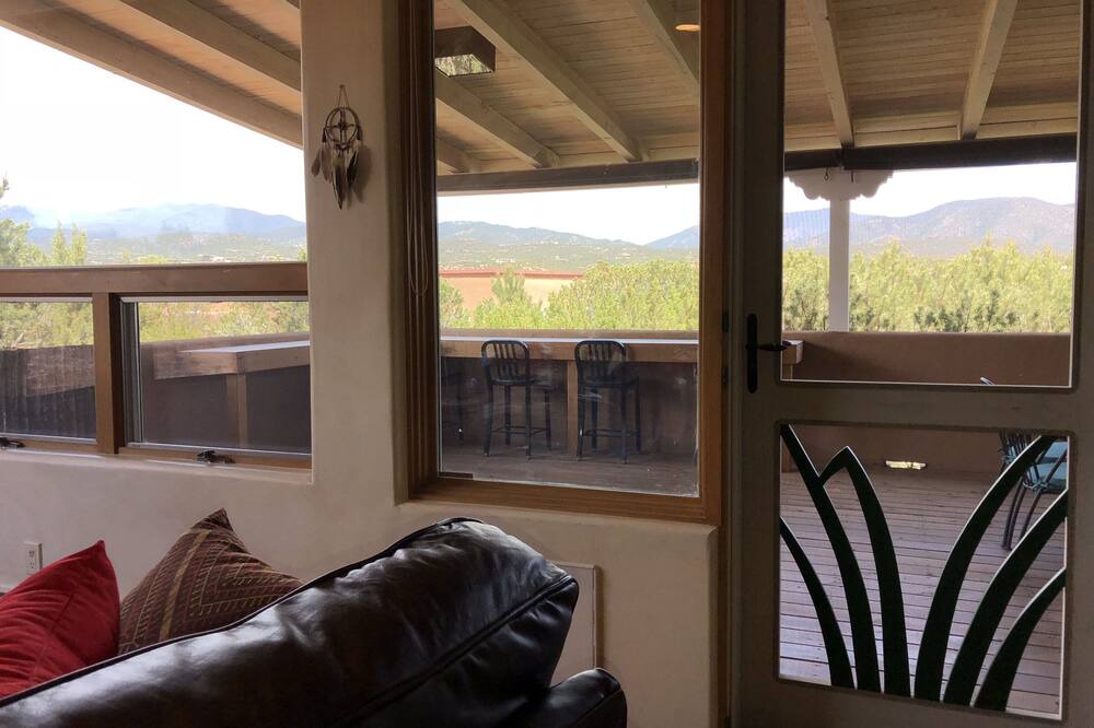 Photo of Livingroom in Northeast Santa Fe