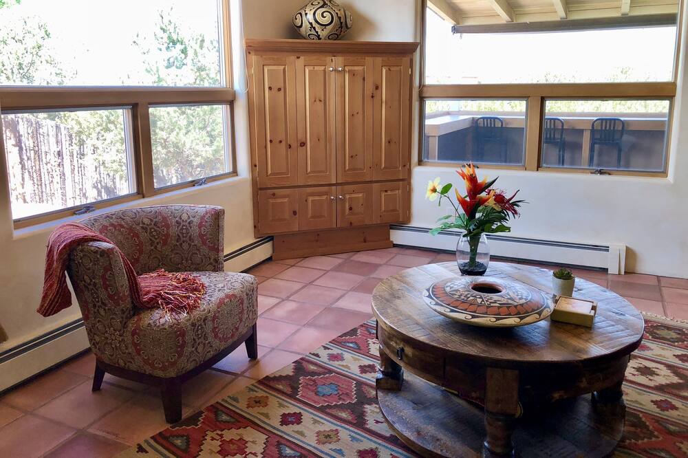 Photo of Livingroom in Northeast Santa Fe