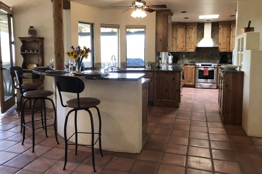 Photo of Kitchen in Northeast Santa Fe
