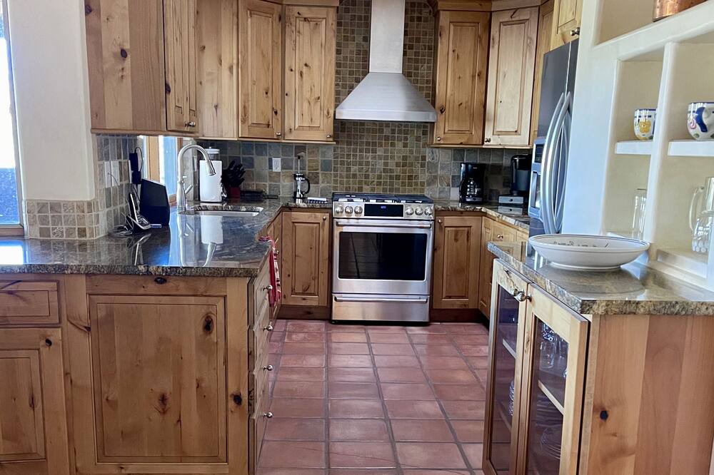 Photo of Kitchen in Northeast Santa Fe