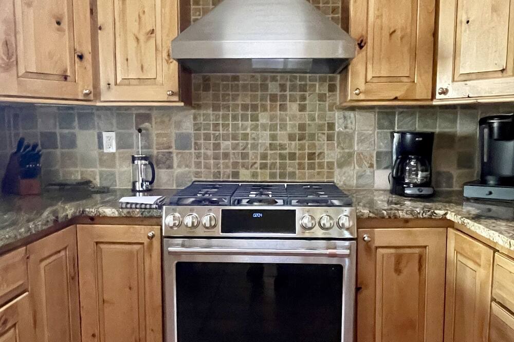 Photo of Kitchen in Northeast Santa Fe