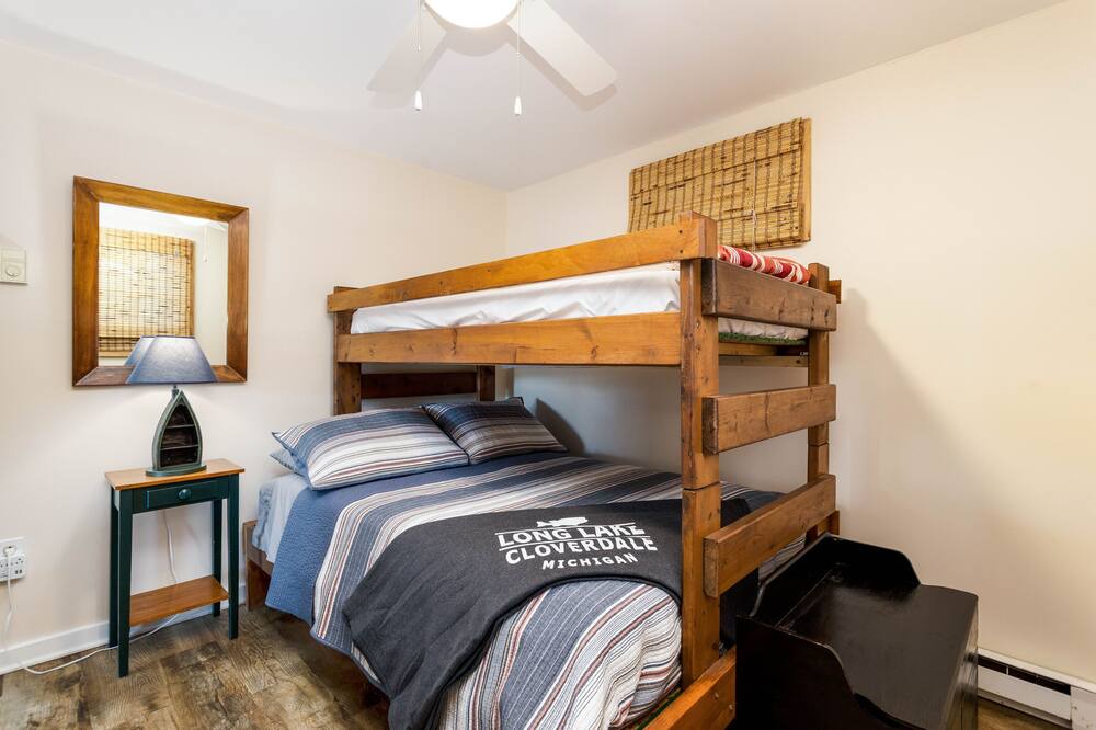Photo of Bedroom in Cloverdale