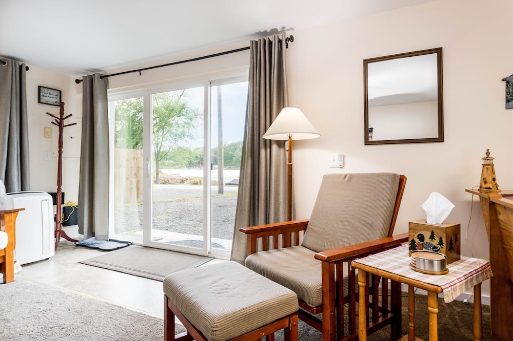 Photo of Livingroom in Cloverdale