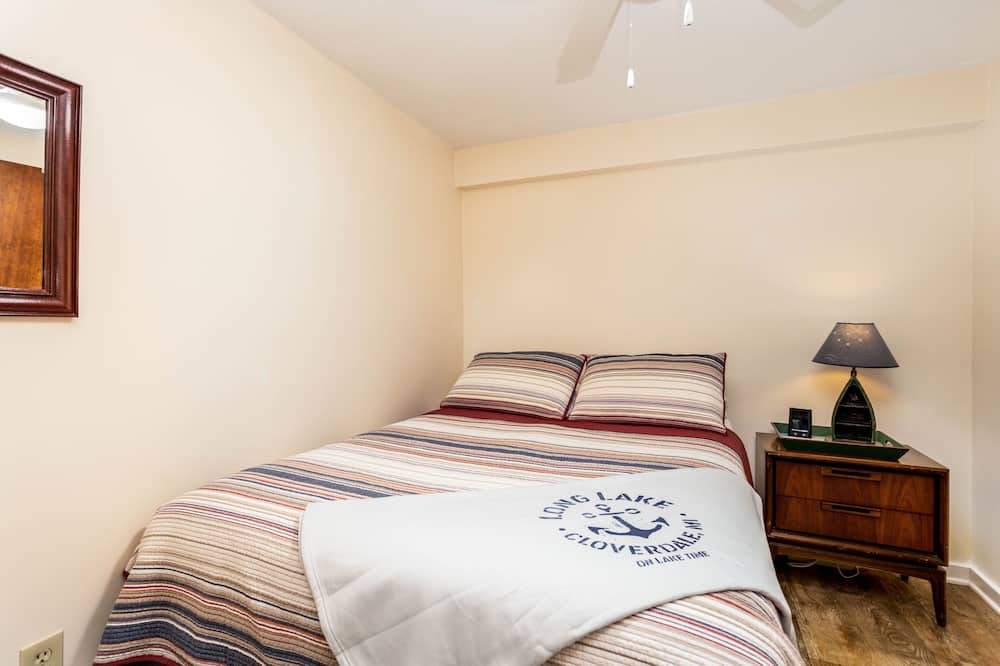 Photo of Bedroom in Cloverdale