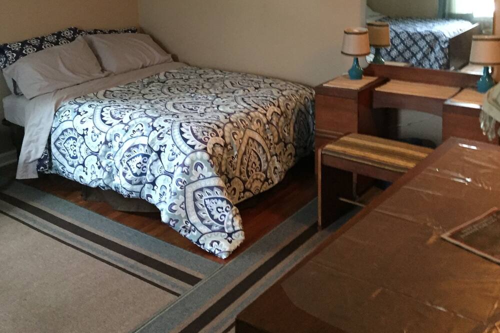 Photo of Bedroom in South Rutland