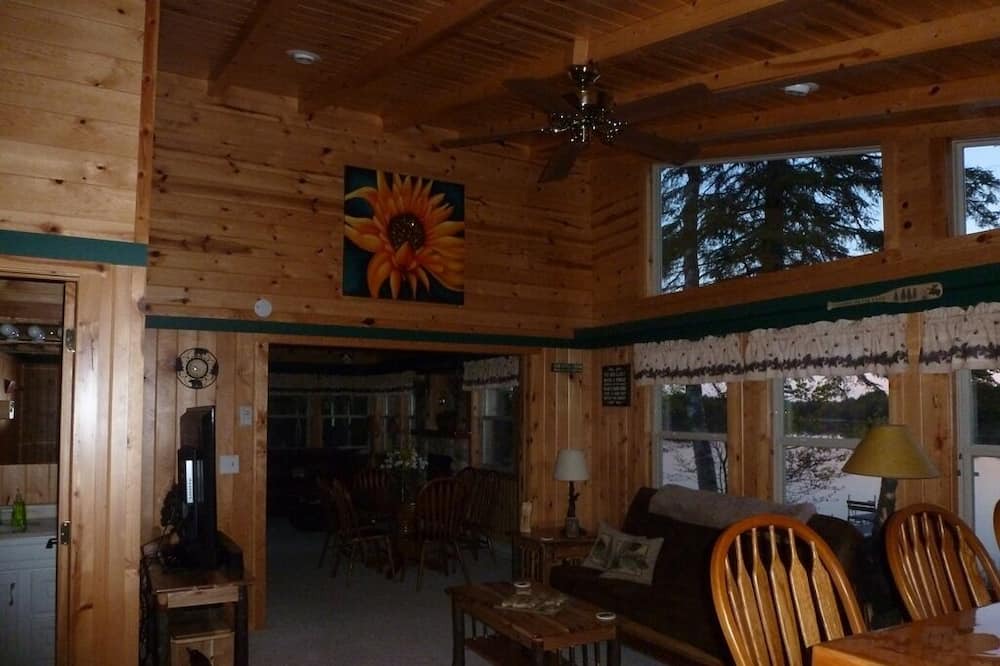 Photo of Bedroom in Melrude