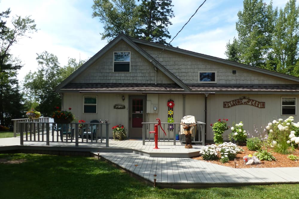 Photo of Outdoor in Melrude