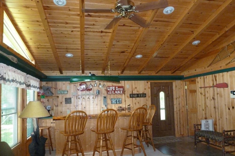 Photo of Bedroom in Melrude