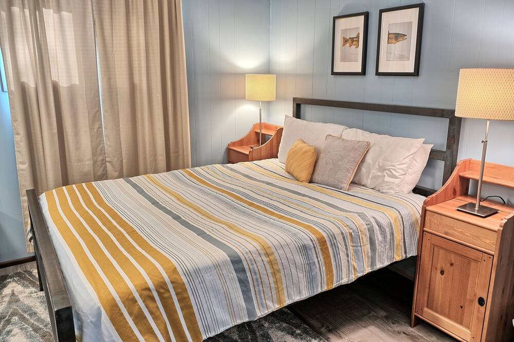 Photo of Bedroom in Grand Marais