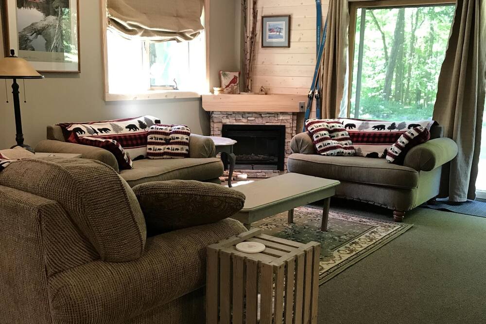 Photo of Livingroom in Hayward
