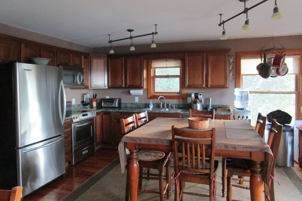 Photo of Kitchen in Redwood