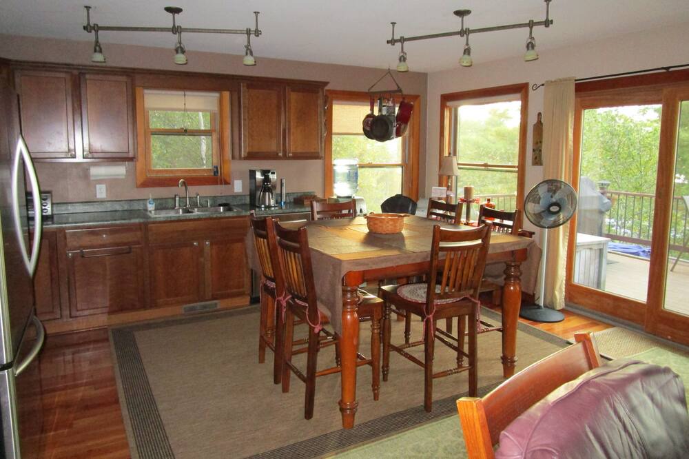 Photo of Kitchen in Redwood