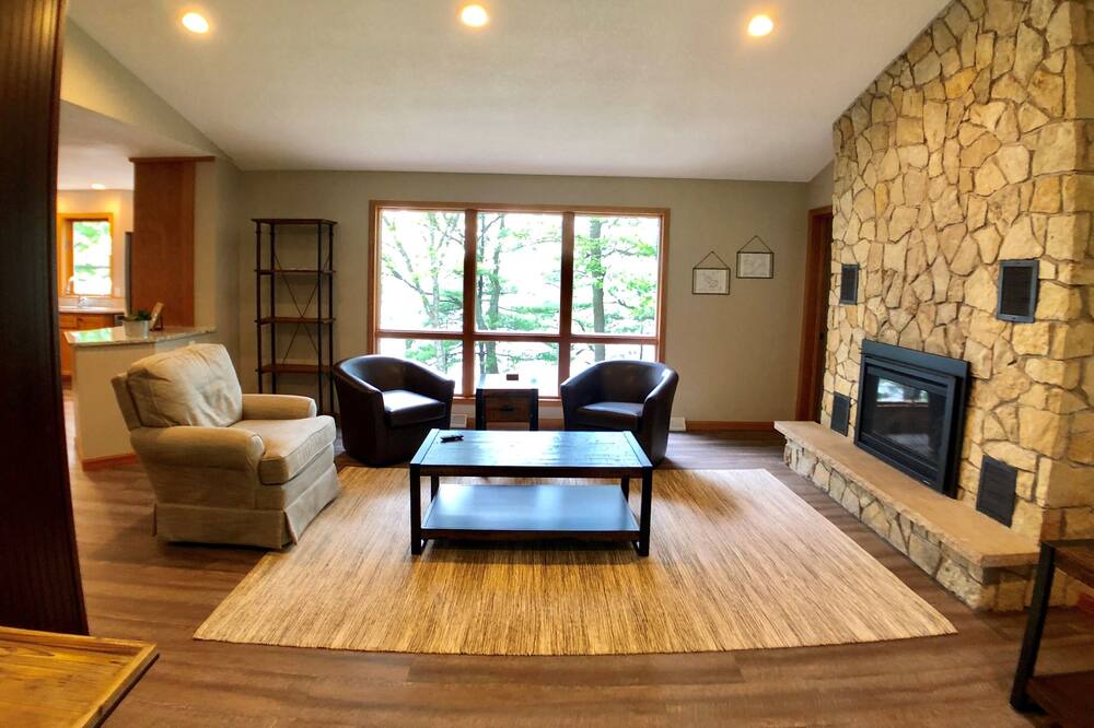 Photo of Livingroom in Amery